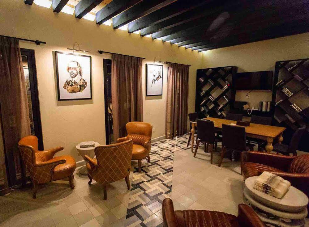Othelo Boutique Hotel Mexico Leon Exterior photo The interior of the club